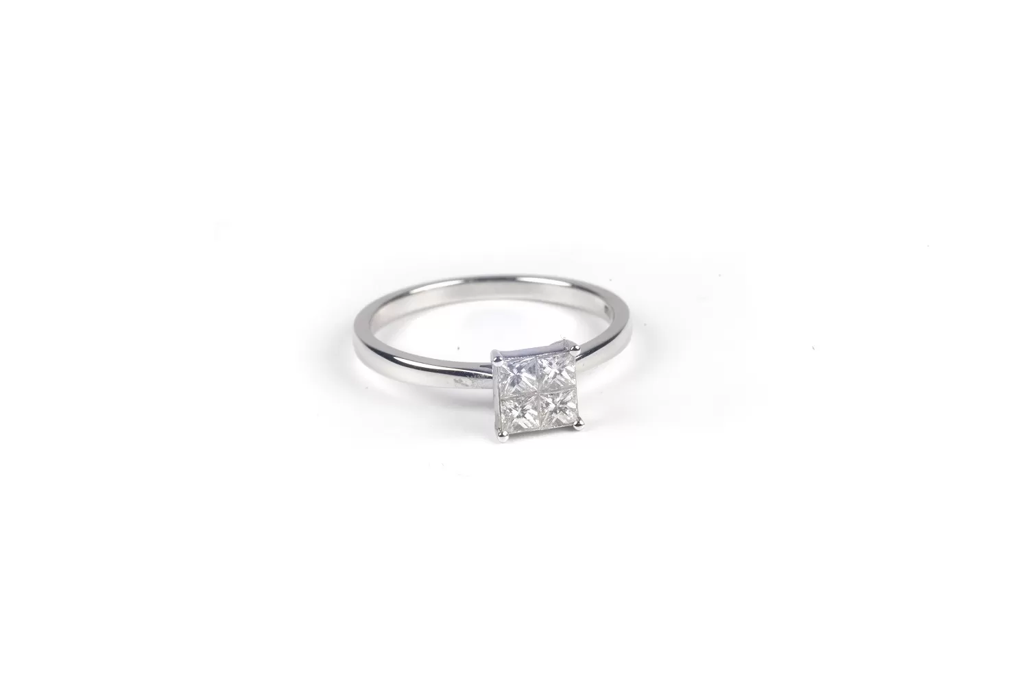 White gold engagement ring with diamond MP080
